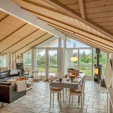 Leya - 1-2km From The Sea By Interhome *