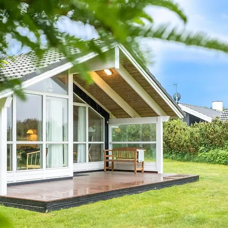 Leya - 1-2km From The Sea By Interhome